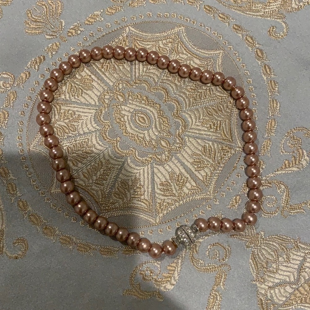 Magnetic pink pearl choker necklace